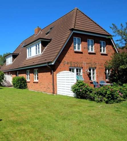 Ferienwohnungen Und Haushaelfte Friesland Midlum  Exterior photo